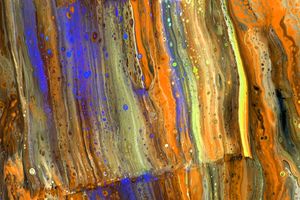 Symmetric light streaks in deep color